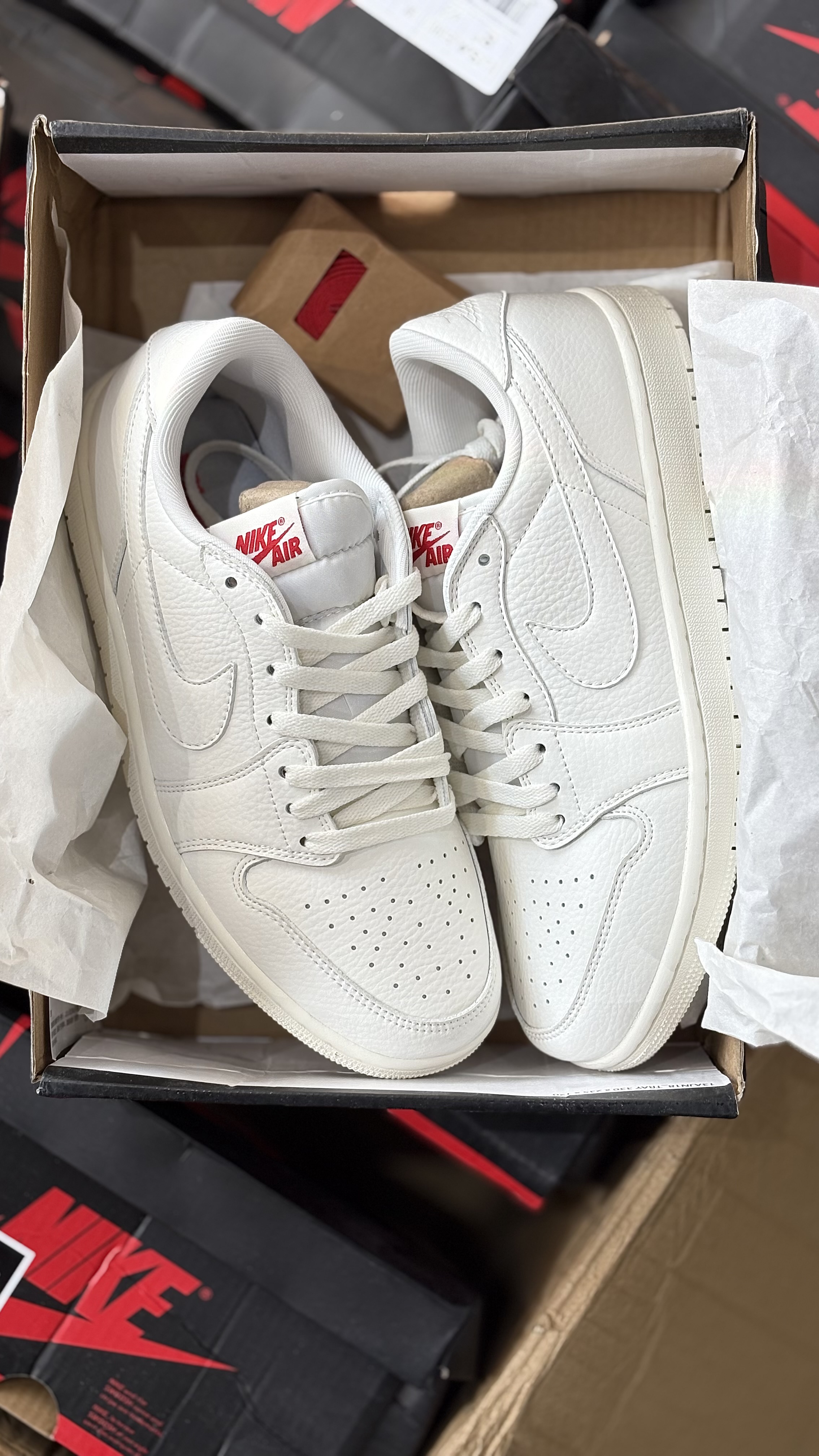 کفش جردن۱ سفید سِیل air jordan1 sail15000