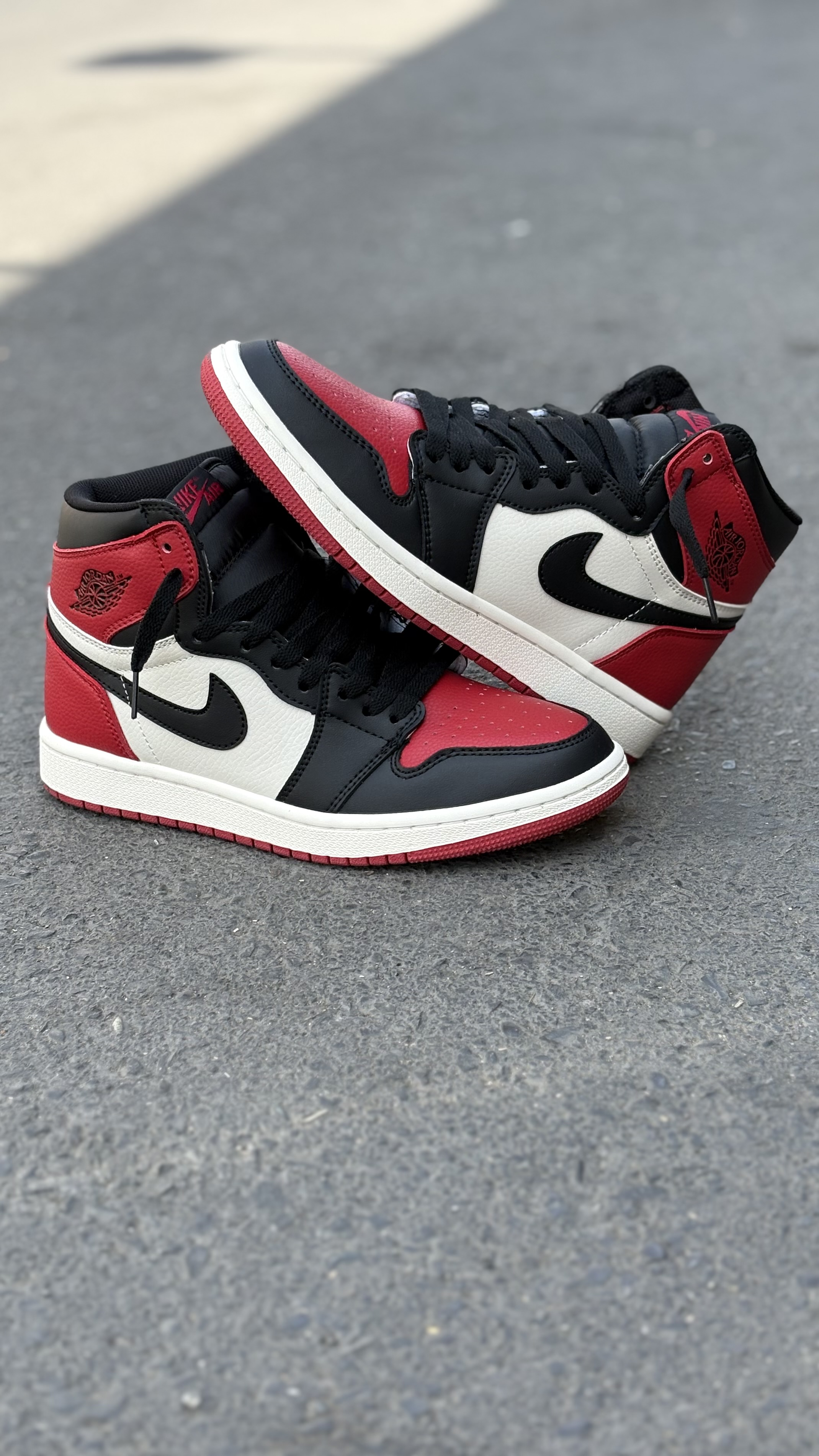 کفش نایک ایر جردن۱ برد nike air jordan1 bred toe19000